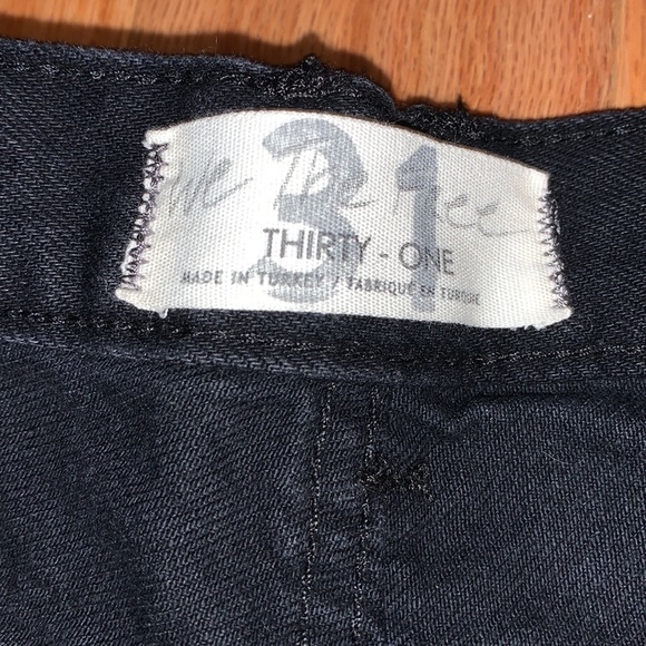 Free People We The Free Stove Pipe Jean in Black Out 31 - Picture 4 of 9